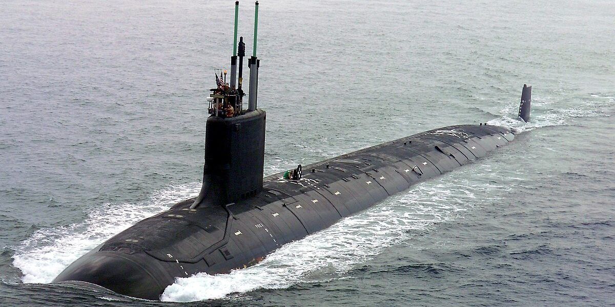 1200px-US_Navy_040730-N-1234E-002_PCU_Virginia_(SSN_774)_returns_to_the_General_Dynamics_Electric_Boat_shipyard